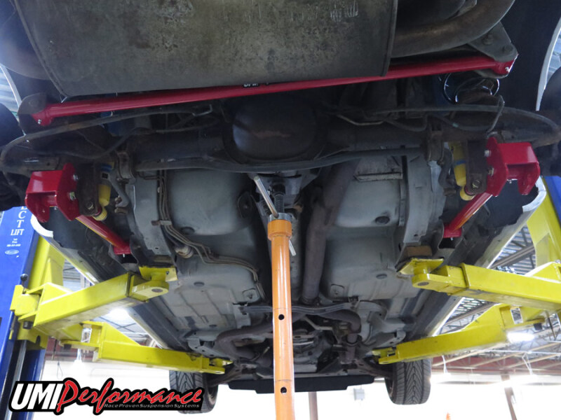 8202 GM FBODY TUBULAR NONADJUSTABLE PANHARD BAR RED